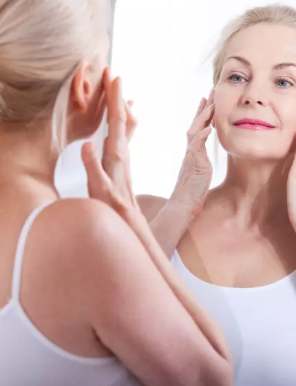 Remote plastic surgeon consultation