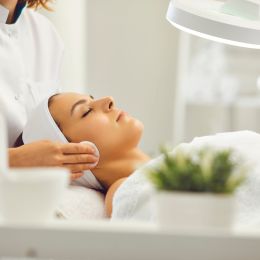 Facial skin rejuvenation and the introduction of active ingredients