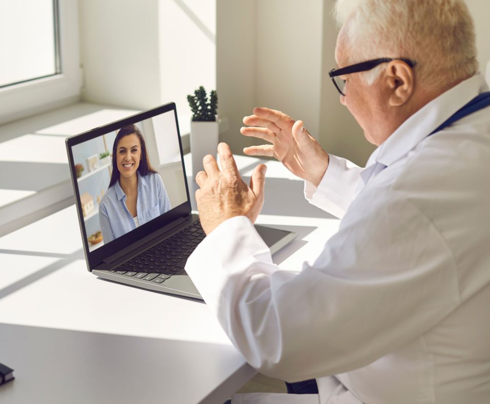 Remote anesthesiologist resuscitation specialist consultation